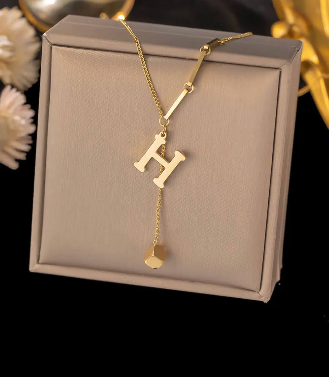 INITIAL LETTERS HYPOALLERGENIC NECKLACES NON FADE STAINLESS STEEL HYPOALLERGENIC NECKLACE GIFT BOXES