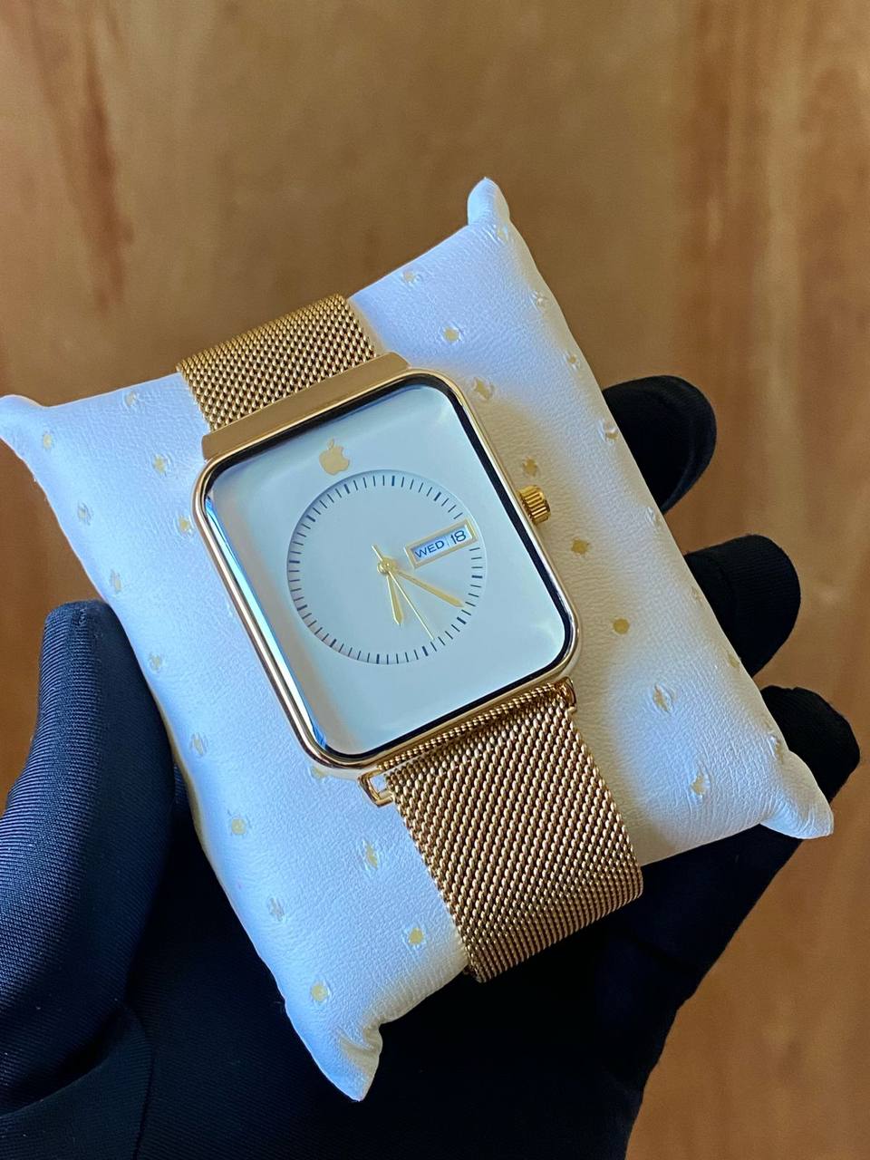 APPLE DAY & DATE WATCH WATER RESISTANT DAY AND DATE DISPLAY MESH STRAP MAGNETIC BUCKLE ENQUIRIES