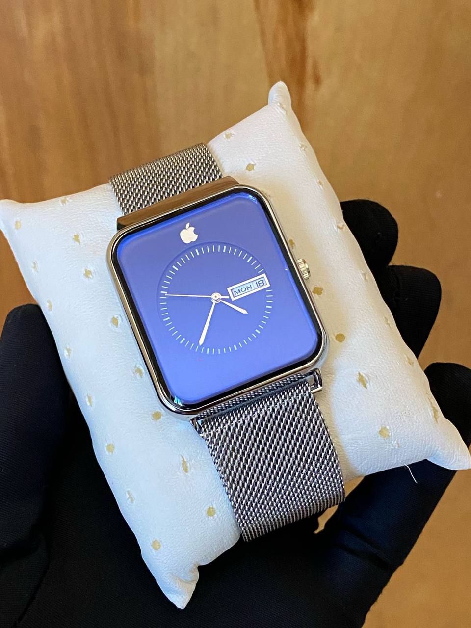 APPLE DAY & DATE WATCH WATER RESISTANT DAY AND DATE DISPLAY MESH STRAP MAGNETIC BUCKLE ENQUIRIES