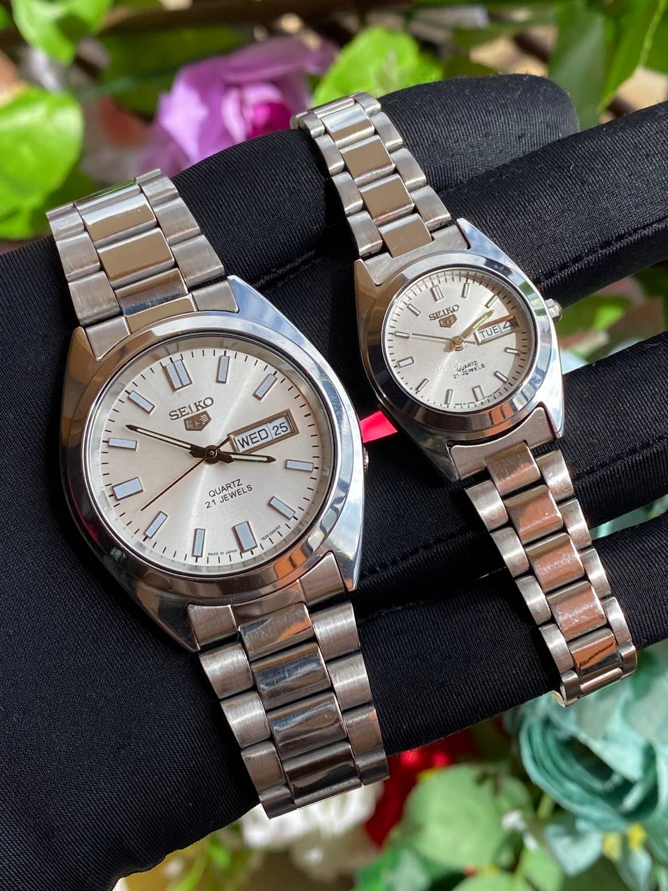 CITIZEN WATCH DAY & DATE DISPLAY STAINLESS STEEL FINISH WATER RESISTANT LUMINOUS DIAL ENQUIRIES