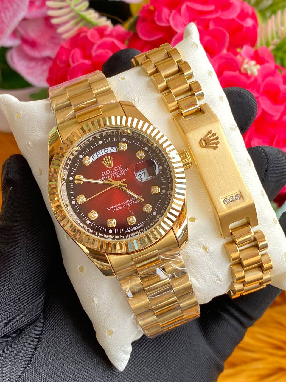 ROLEX X BRACELET NONFADE ROLEX BRANDED BRACELETS FULL DAY AND DATE DISPLAY BATTERY POWERED ROLEX BRANDED BOX AND ENQUIRIES