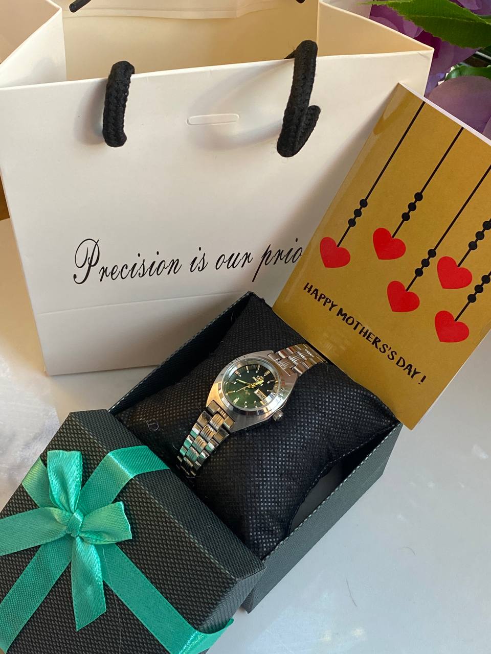 MOTHERS DAY GIFT PACKAGE (NAVIFORCE EDITION) WATCH,BOX,CARD,BAG STAINLESS STEEL WATER RESISTANT BATTERY POWERED