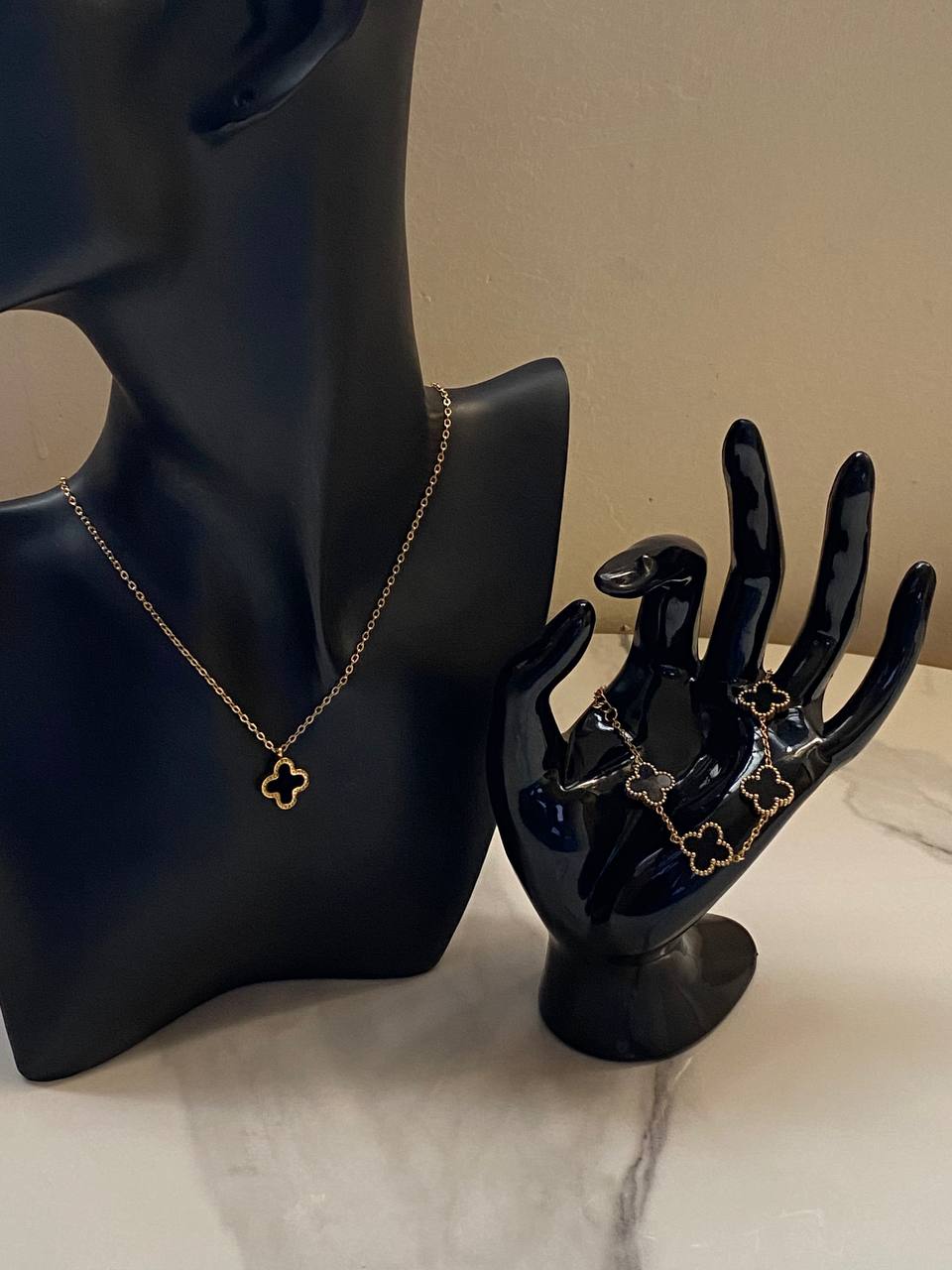 VAN CLEEF HYPOALLERGENIC SET (NECKLACE X BRACELET) TARNISH/FADE FREE STAINLESS STEEL HYPOALLERGENIC JEWELLERY BOX &100