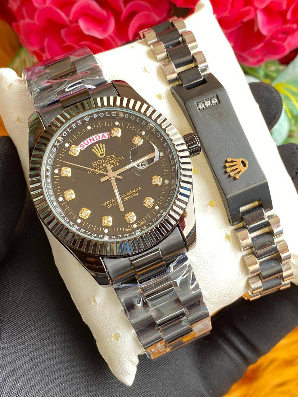 ROLEX X BRACELET NONFADE ROLEX BRANDED BRACELETS FULL DAY AND DATE DISPLAY BATTERY POWERED ROLEX BRANDED BOX AND ENQUIRIES