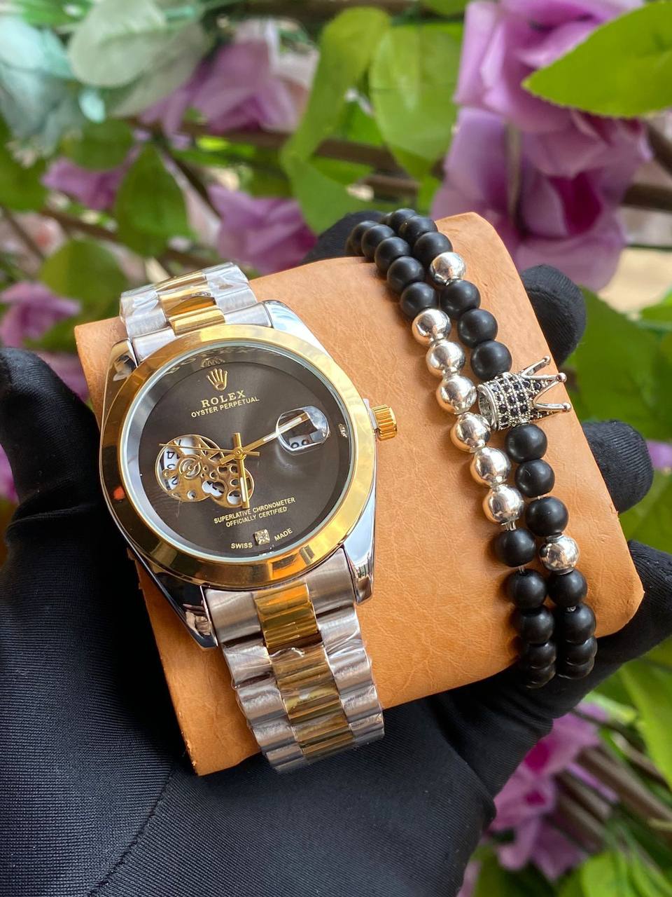 CURREN GENTS WATCH #8329 (LEATHER) WATER RESISTANT CHRONOGRAPH MOVEMENT DATE DISPLAY BATTERY POWERED CURREN BRANDED BOX @ ENQUIRIES