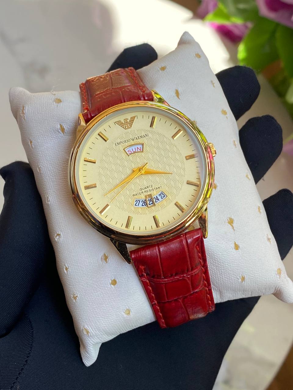 LEATHER DAY&DATE GENTS WATCH DAY&DATE DISPLAY WATER RESISTANT FINELY POLISHED LEATHER STRAP STAINLESS STEEL CASE ENQUIRIES