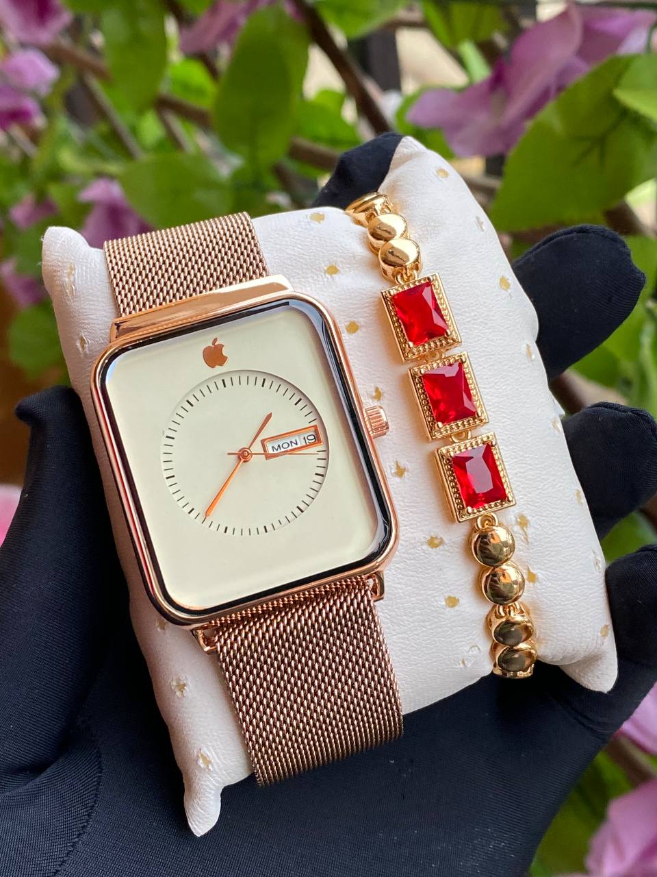 APPLE WATCH X BRACELET DAY AND DATE DISPLAY WATER RESISTANT STAINLESS STEEL BATTERY POWERED &ENQUIRIES